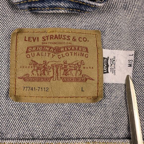 Vintage Levis Trucker Jacket Womens Large Denim Cropped Y2K 2001 Biker Grunge - Picture 14 of 16